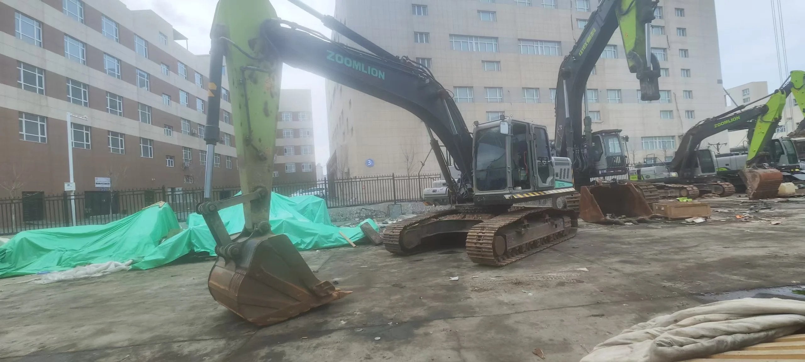 ZE275G‑1174 | 2023 | 1,391 h | Urumqi — Standard digging bucket