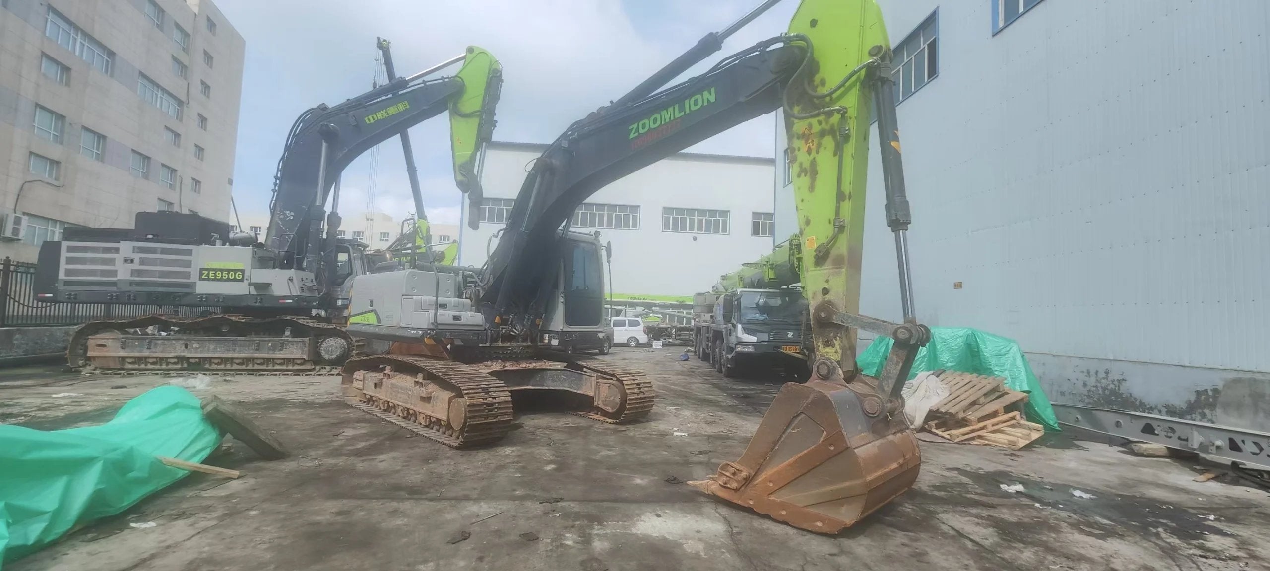 ZE275G‑1174 | 2023 | 1,391 h | Urumqi — Standard digging bucket