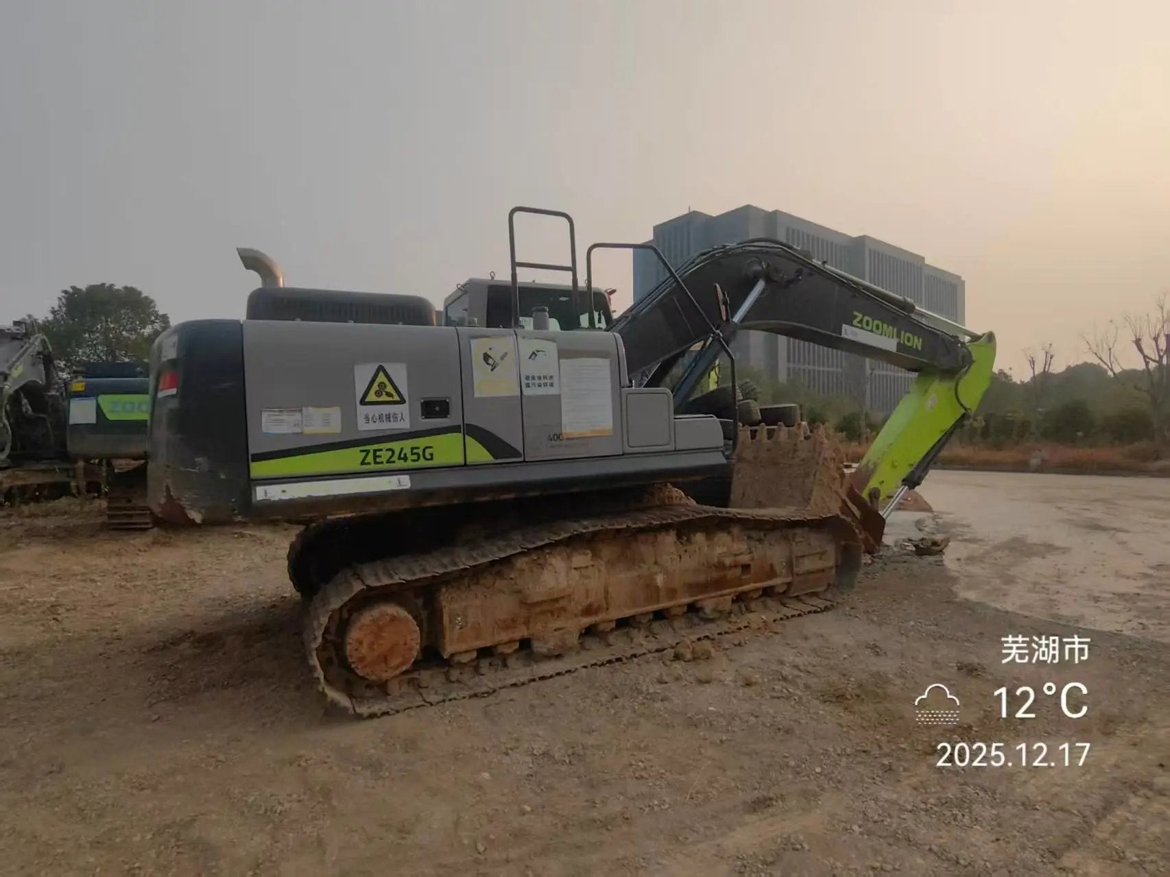ZE245G‑1272 | 2023 | 450 h | Wuhu — Standard digging bucket