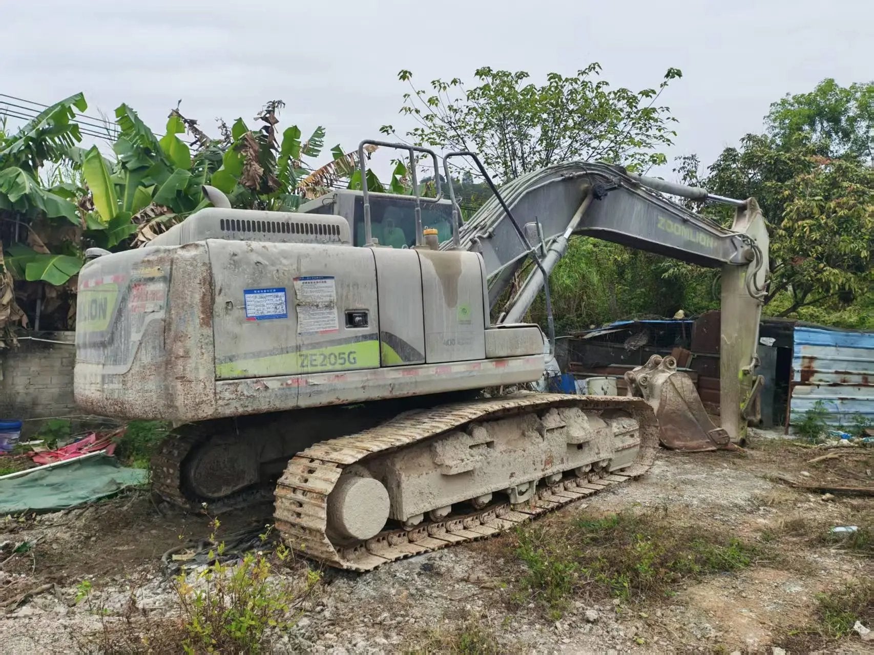 ZE205G‑1061 | 2023 | 2329 hours | Huizhou — Bucket included