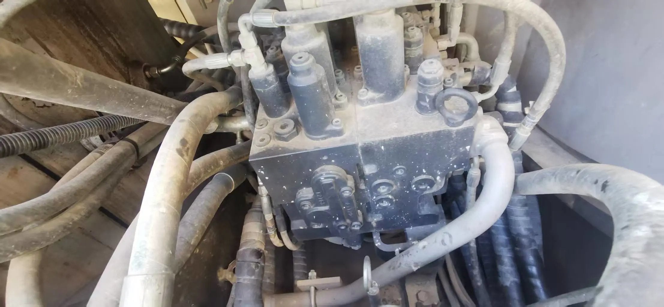 ZE245E‑10‑1710 | 2022 | 4,559 h | Siping — Standard bucket