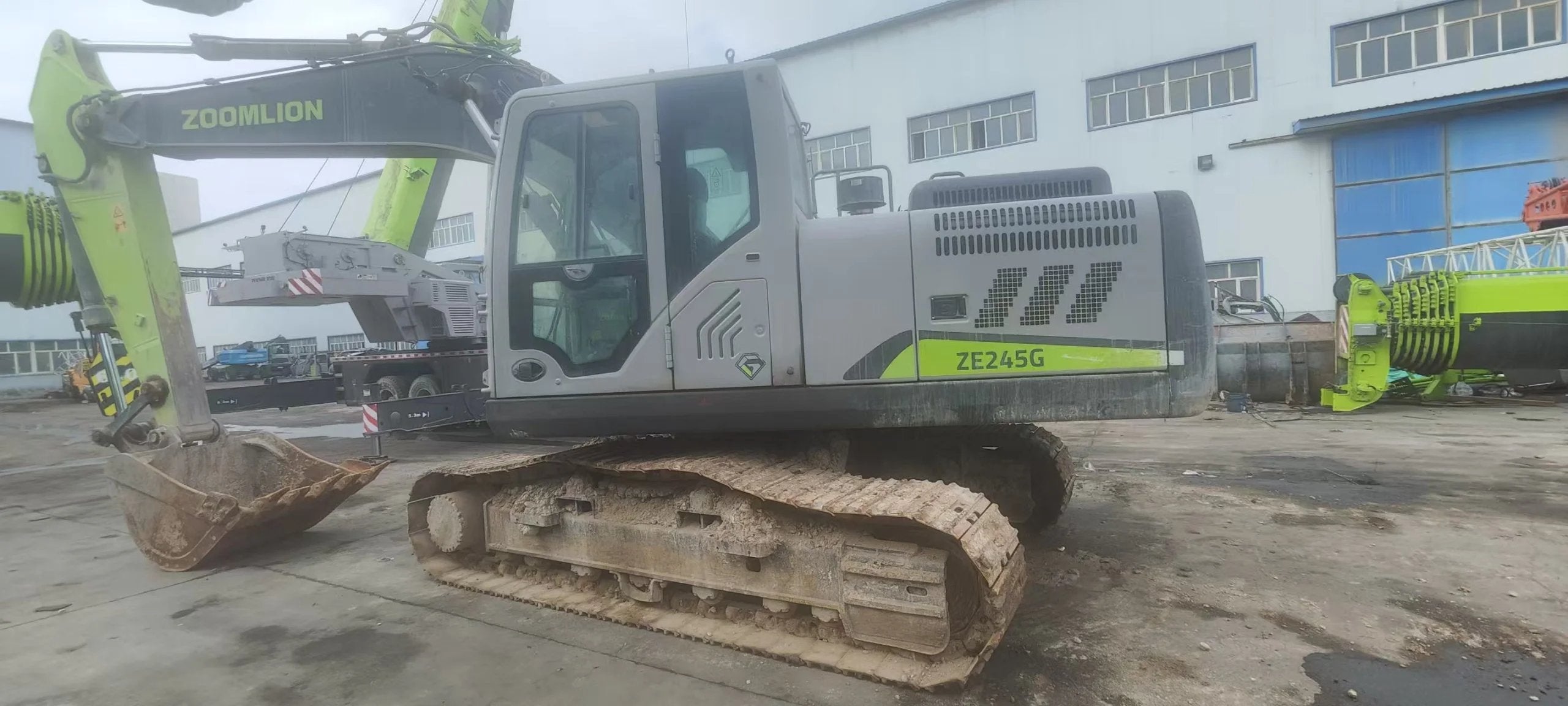 ZE205GPlus‑1052 | Zoomlion | 2023 | 1,956 h | Xinjiang — Standard bucket