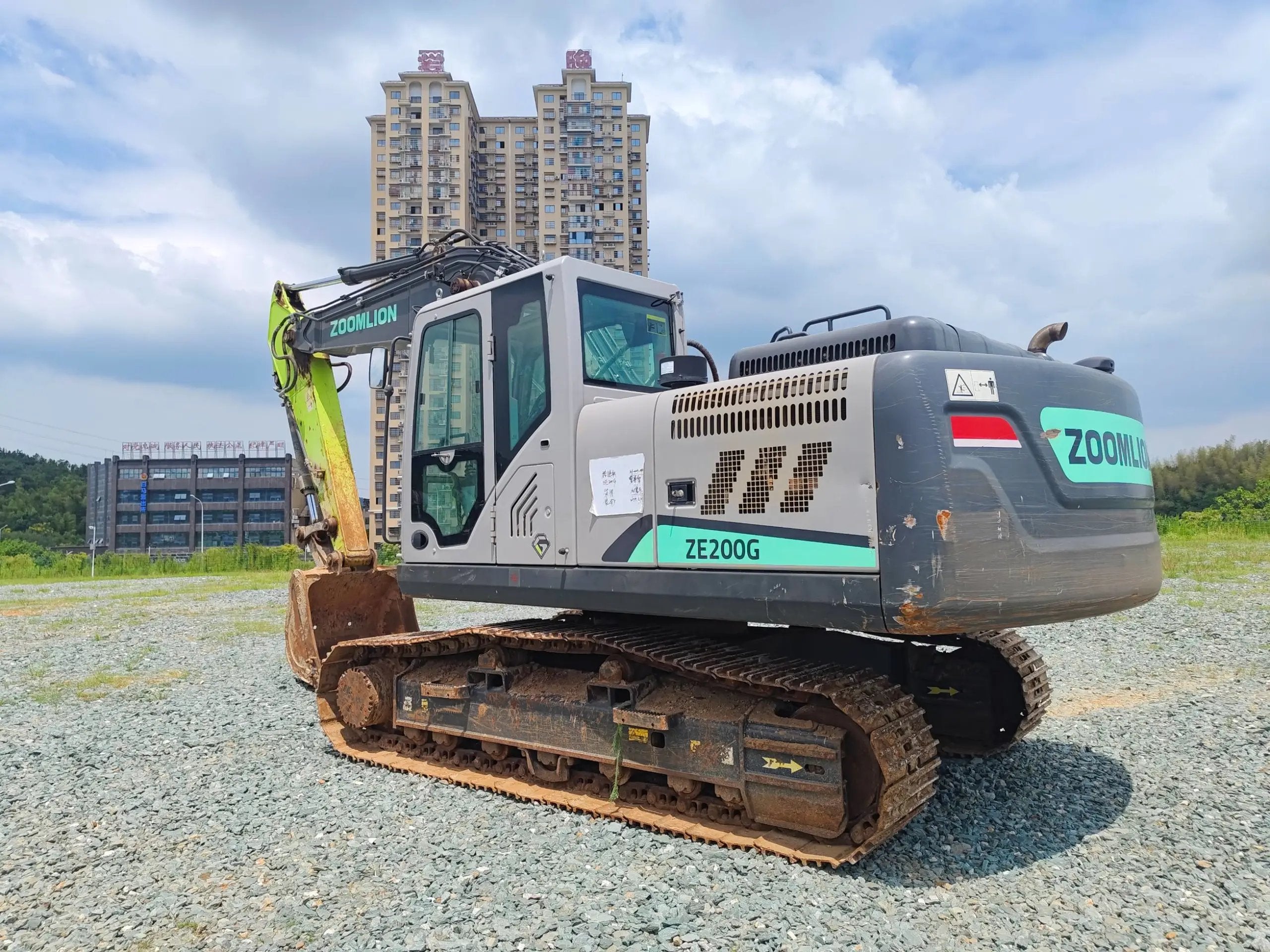 ZE200G‑1002 | 2023/06 | 1502 hours | Changsha — Bucket included