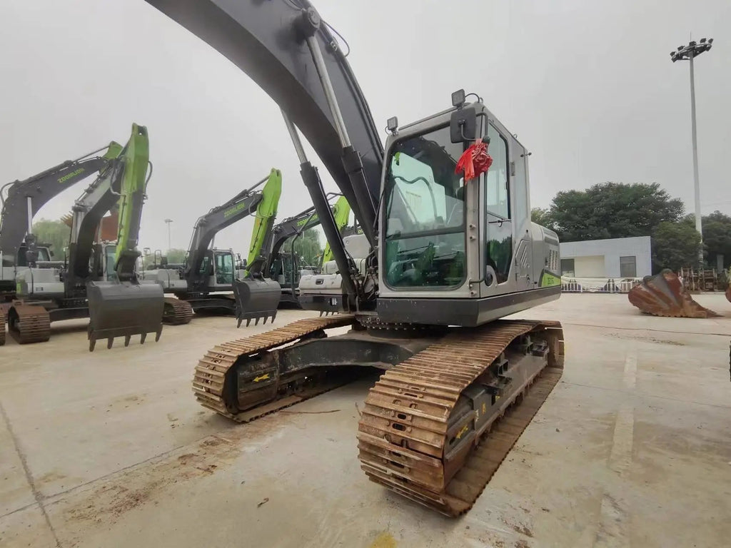 ZE215G | 2023/03 | 264 hours | Weinan — Bucket & HB/140 hydraulic breaker included