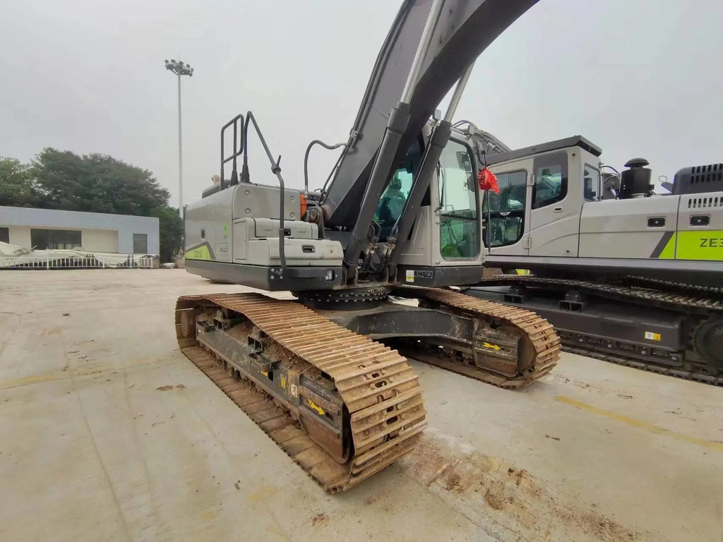 ZE215G | 2023/03 | 264 hours | Weinan — Bucket & HB/140 hydraulic breaker included