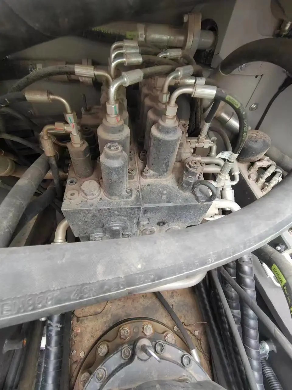 ZE215G | 2023/03 | 264 hours | Weinan — Bucket & HB/140 hydraulic breaker included