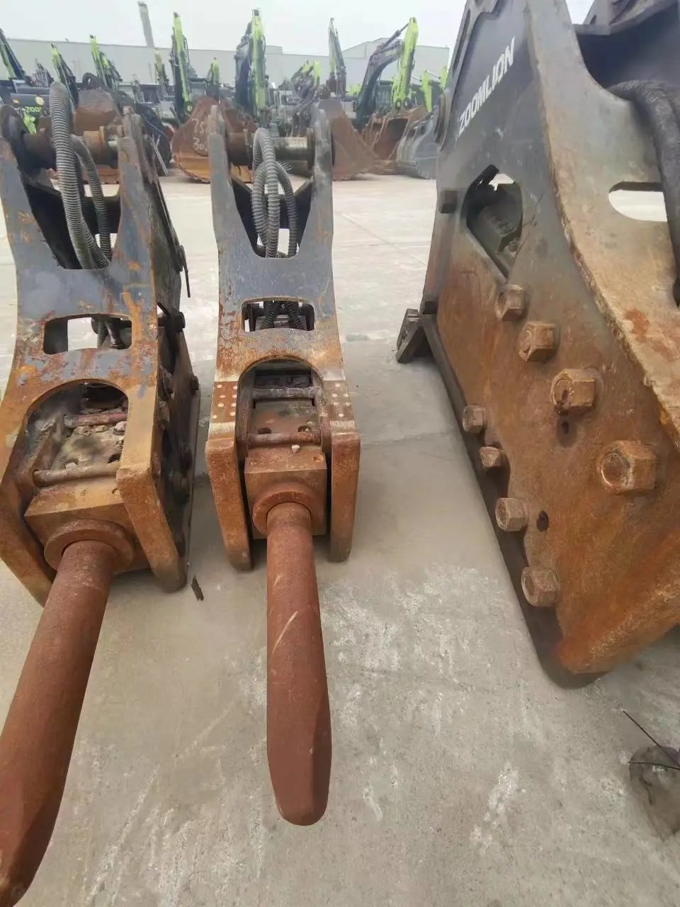 ZE215G | 2023/03 | 264 hours | Weinan — Bucket & HB/140 hydraulic breaker included