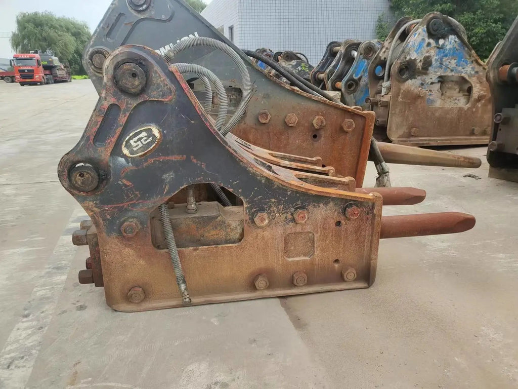 ZE215G | 2022/12 | 304 h | Weinan — Bucket & 140 Hydraulic Breaker