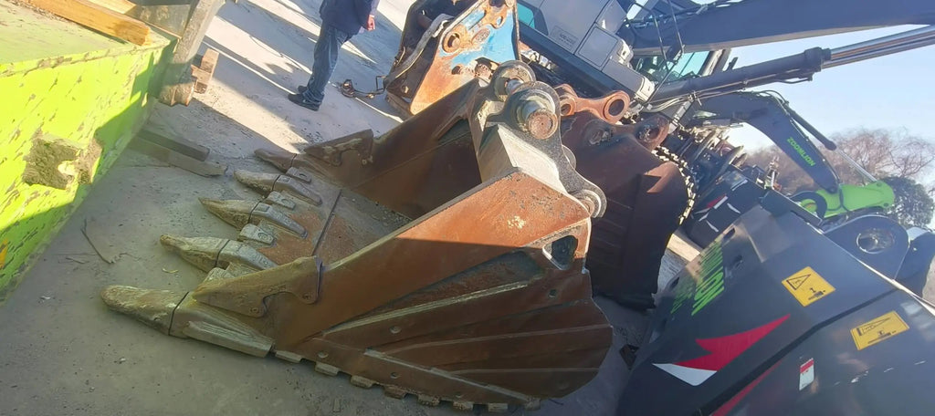ZE385GK‑1140 | Manufactured Sep 2023 | 2,432 hours | Weinan Industrial Park