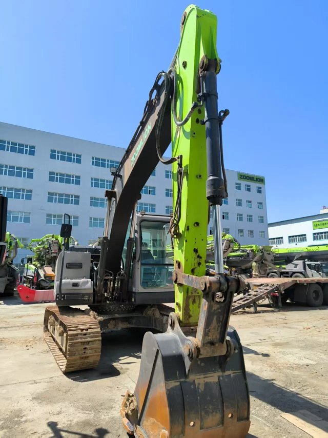 ZE135G‑1538 | 2023 | 576 hours | Urumqi