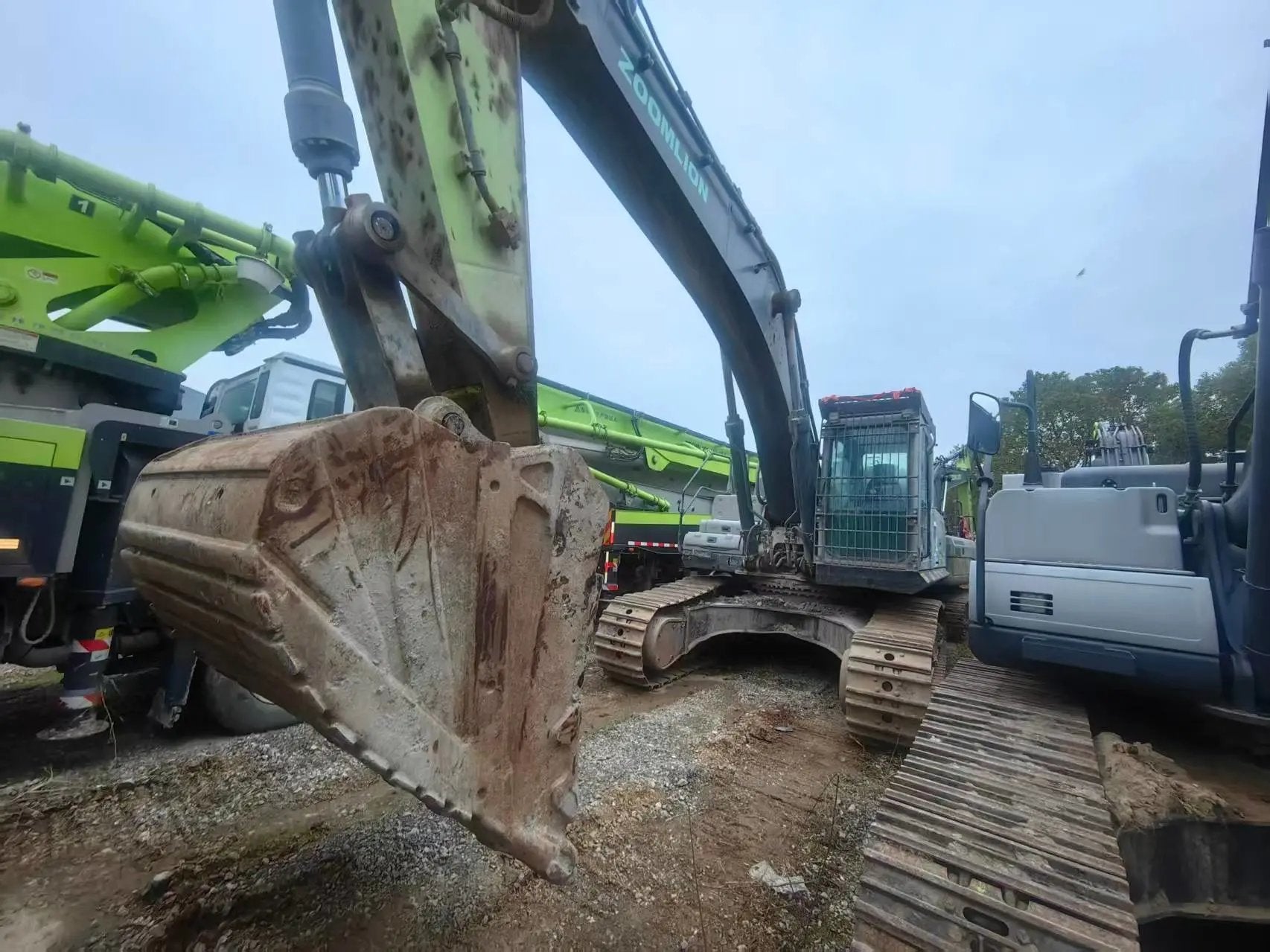 ZE385GK‑1179 | Manufactured 2023 | 1,295 hours | Wuhu, Anhui