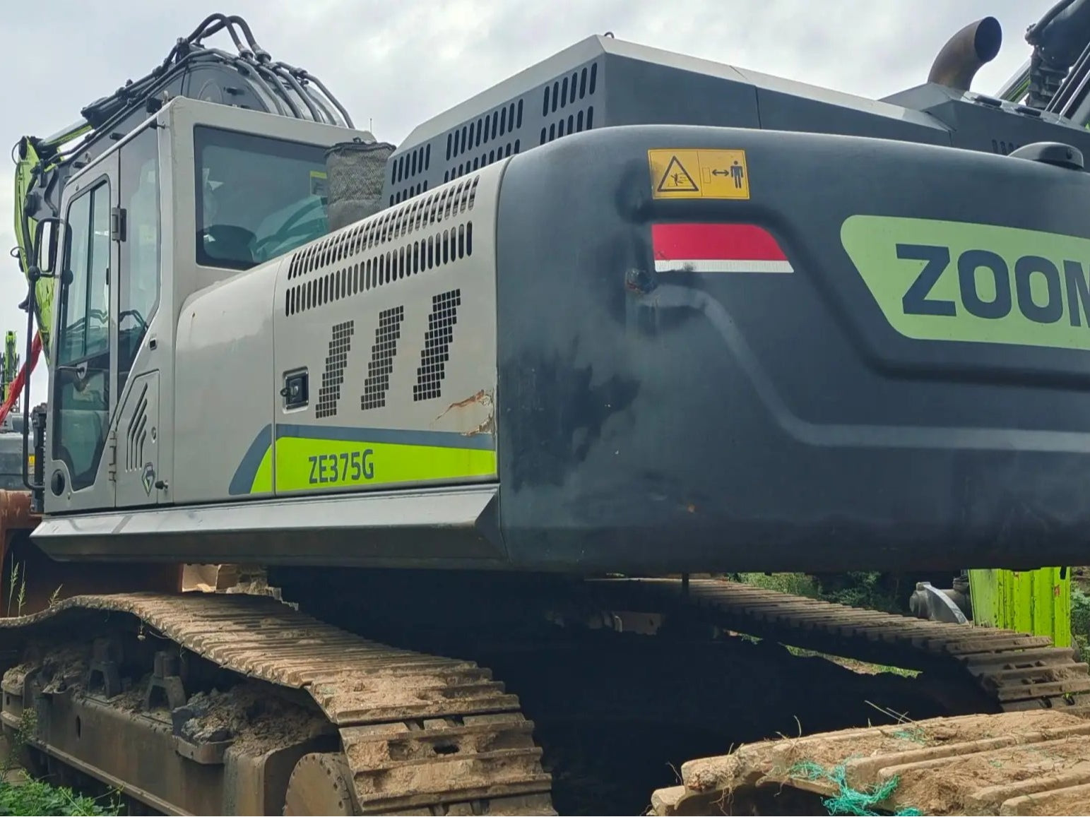 ZE375G‑1007 | 2023 | 1,584 h | Weinan (park) — Standard digging bucket
