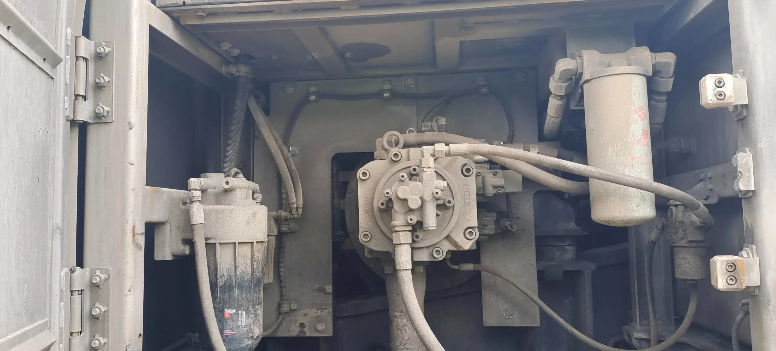 ZE375G‑1007 | 2023 | 1,584 h | Weinan (park) — Standard digging bucket