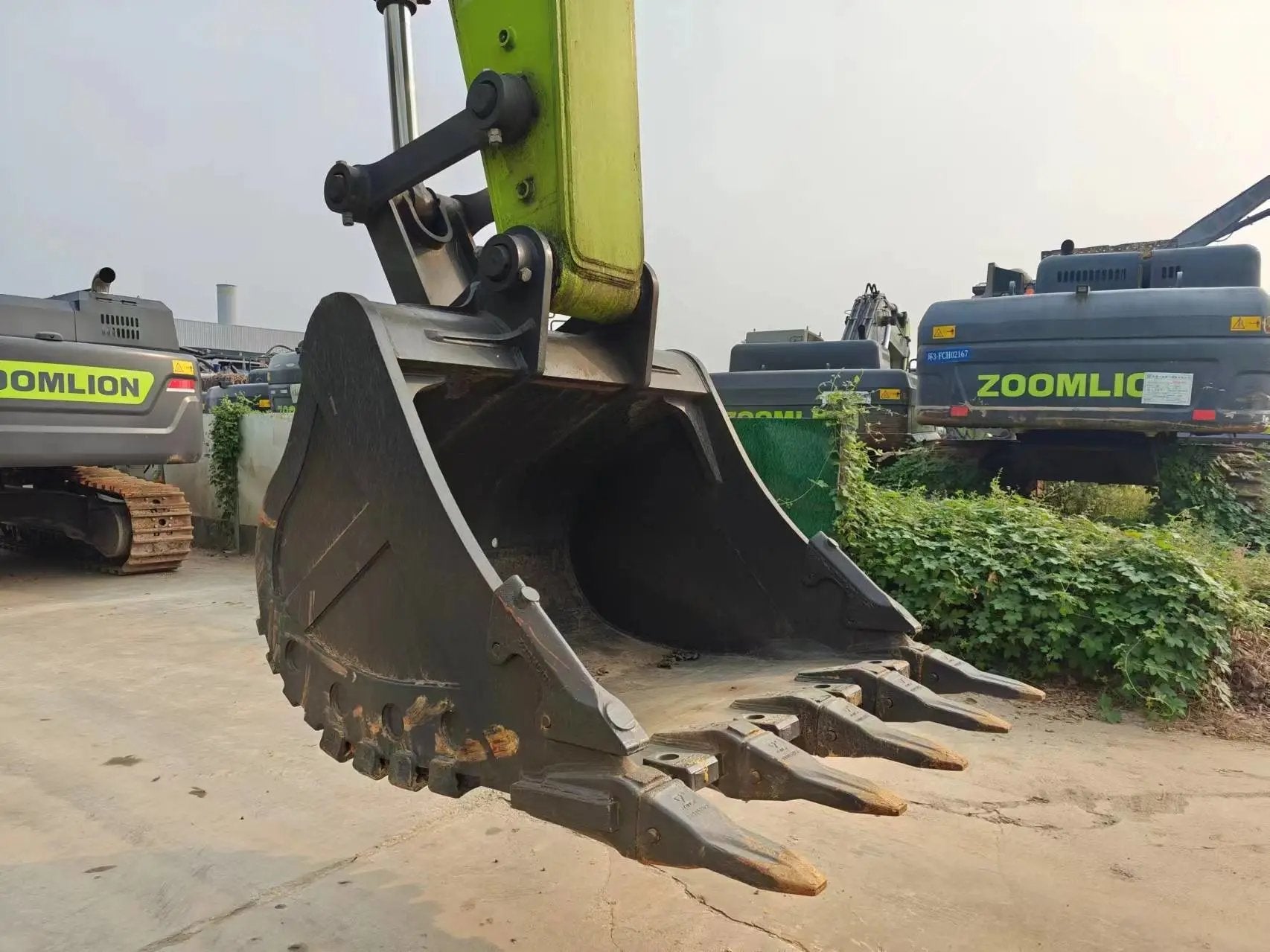ZE375GK-1010 | 2023 | 16 h | Weinan Park — Standard Digging Bucket