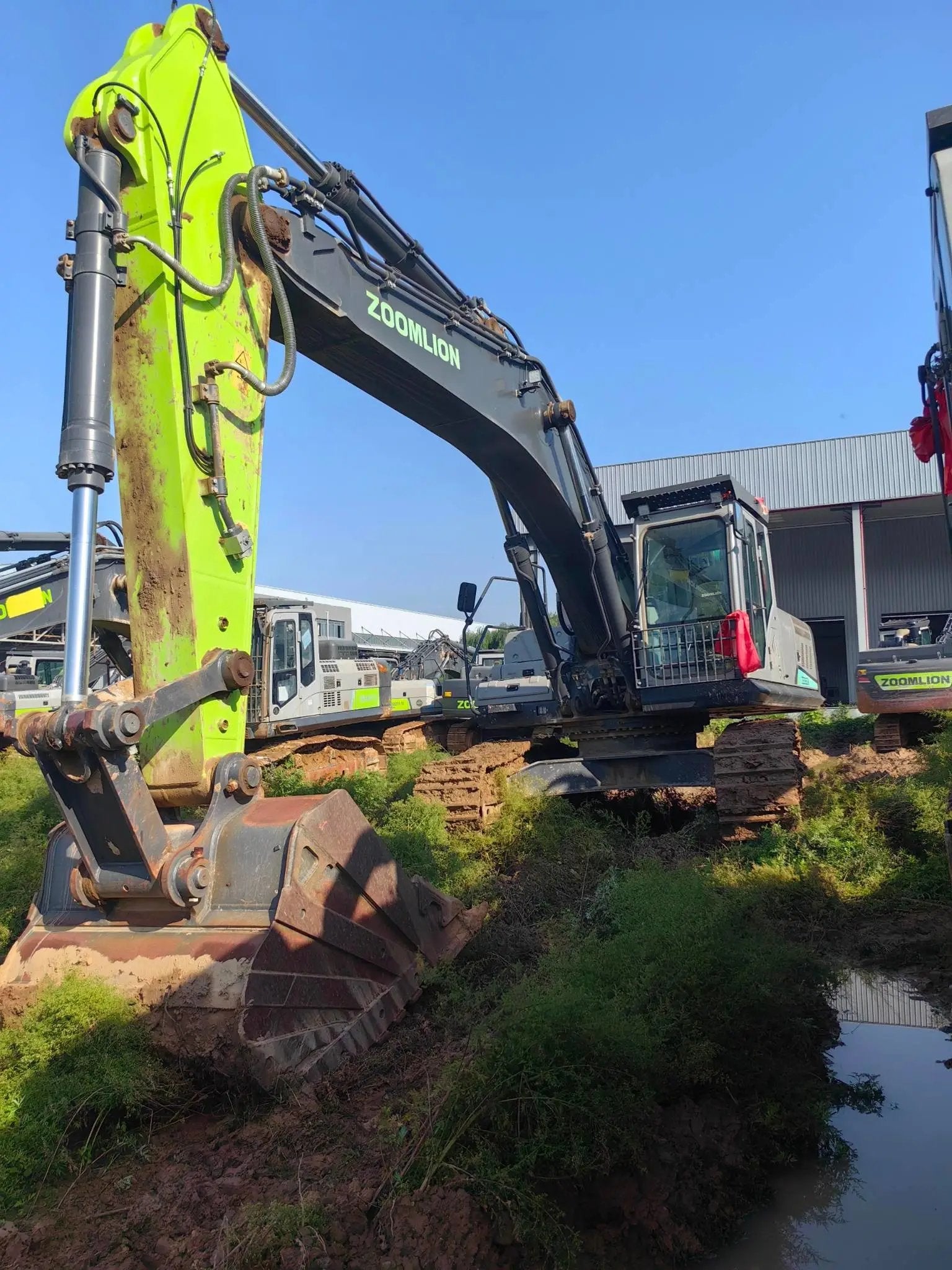 ZE385GK‑1064 | 2023 | 745 hours | Weinan Industrial Park