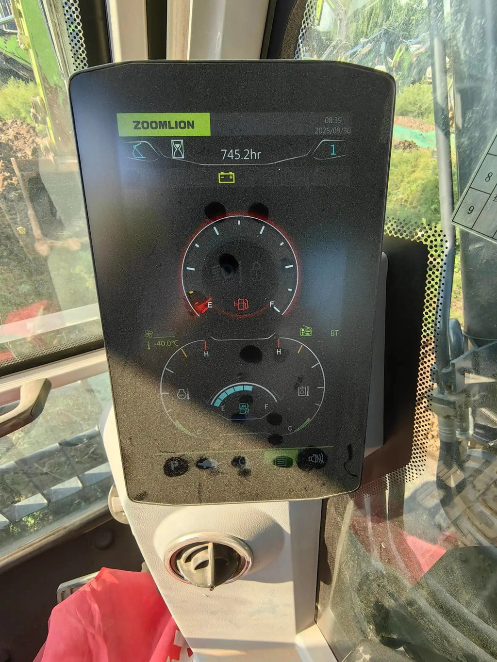 ZE385GK‑1064 | 2023 | 745 hours | Weinan Industrial Park