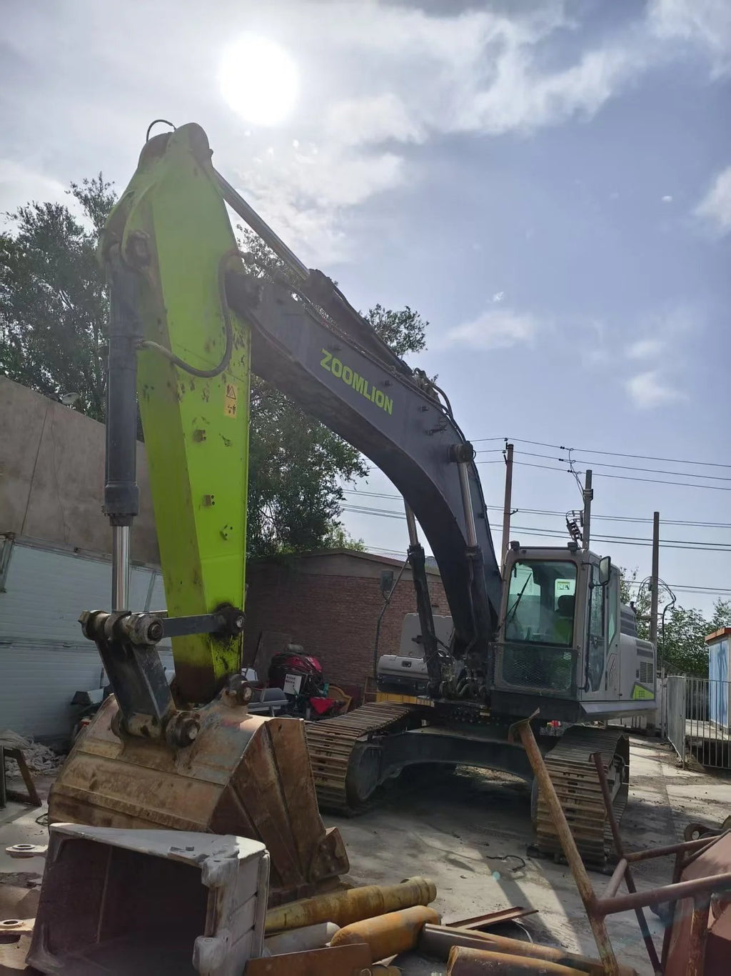 ZE335G‑1130 | 2023 (Nov) | 2,419 h | Urumqi — Standard digging bucket