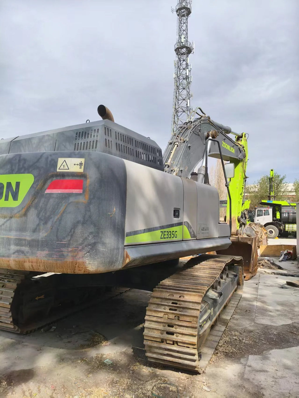 ZE335G‑1130 | 2023 (Nov) | 2,419 h | Urumqi — Standard digging bucket
