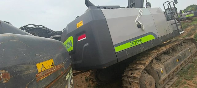 ZE750G‑3010 | 2023 | 239 h | Weinan — Bucket equipped