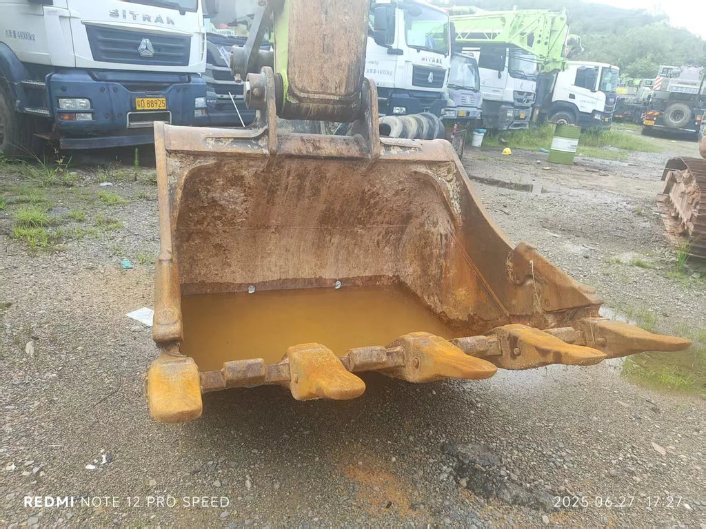 ZE375GK‑1128 | Mar 2024 | 578 h | Parked (no power) in Huizhou — Standard Digging Bucket