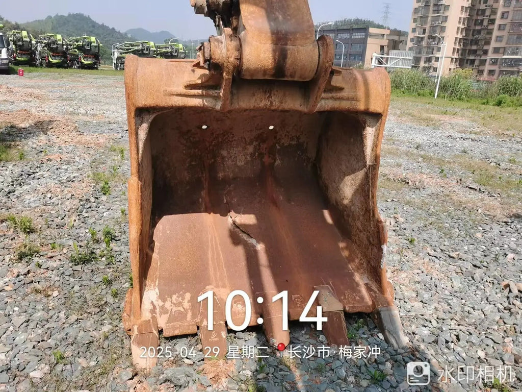 ZE375GK -1025| Mar 2023 | 3,119 h | Parked in Changsha — Standard Digging Bucket