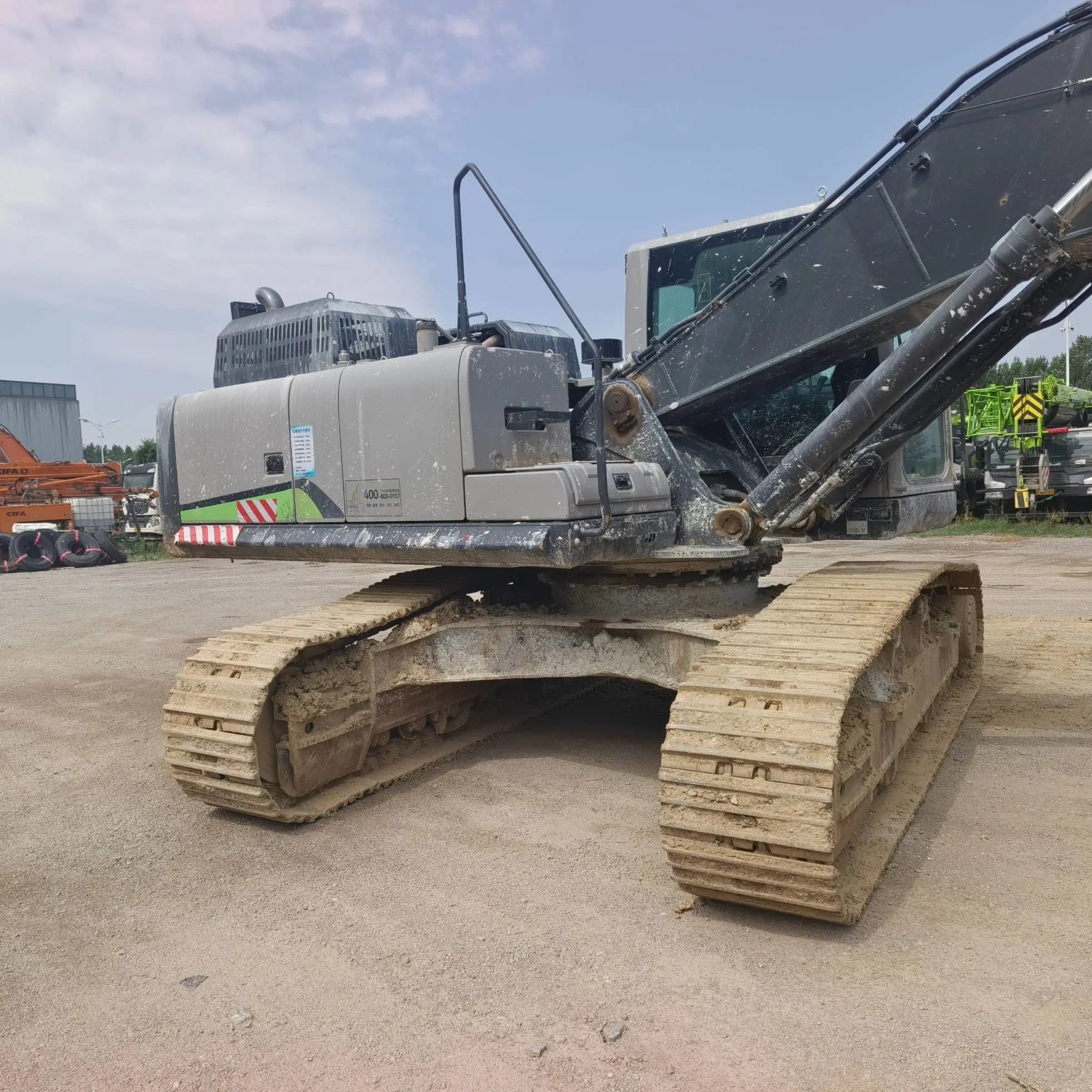 ZE335G-1035 | 2023 (Jun) | 1,448 h | Baoding — Standard digging bucket