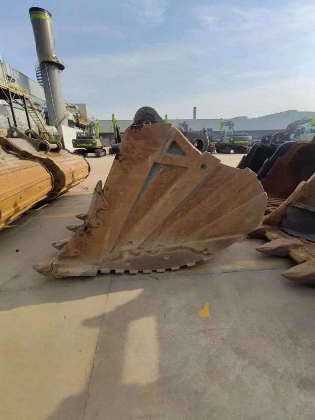 ZE730E‑10‑5033 | 2022 | 2,275 h | Weinan — Standard digging bucket