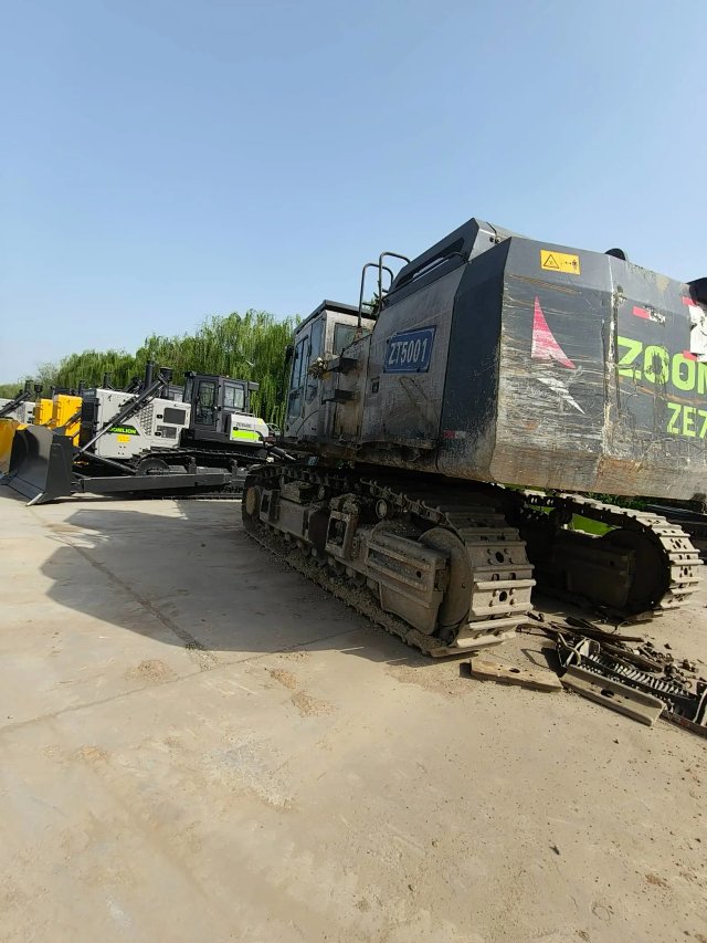 ZE750G‑0115 | 2021 | 8,719 h | Weinan — Bucket equipped