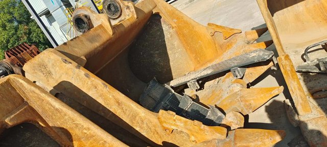 ZE650G‑3031 | 2023 | 3,853 h | Weinan Industrial Park — Standard digging bucket