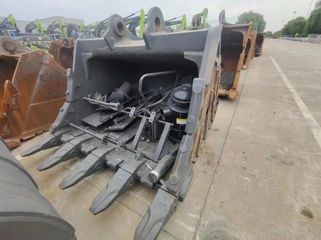 ZE650G‑3016 | 2023 | 16 h | Weinan Industrial Park — Standard digging bucket  Overview: