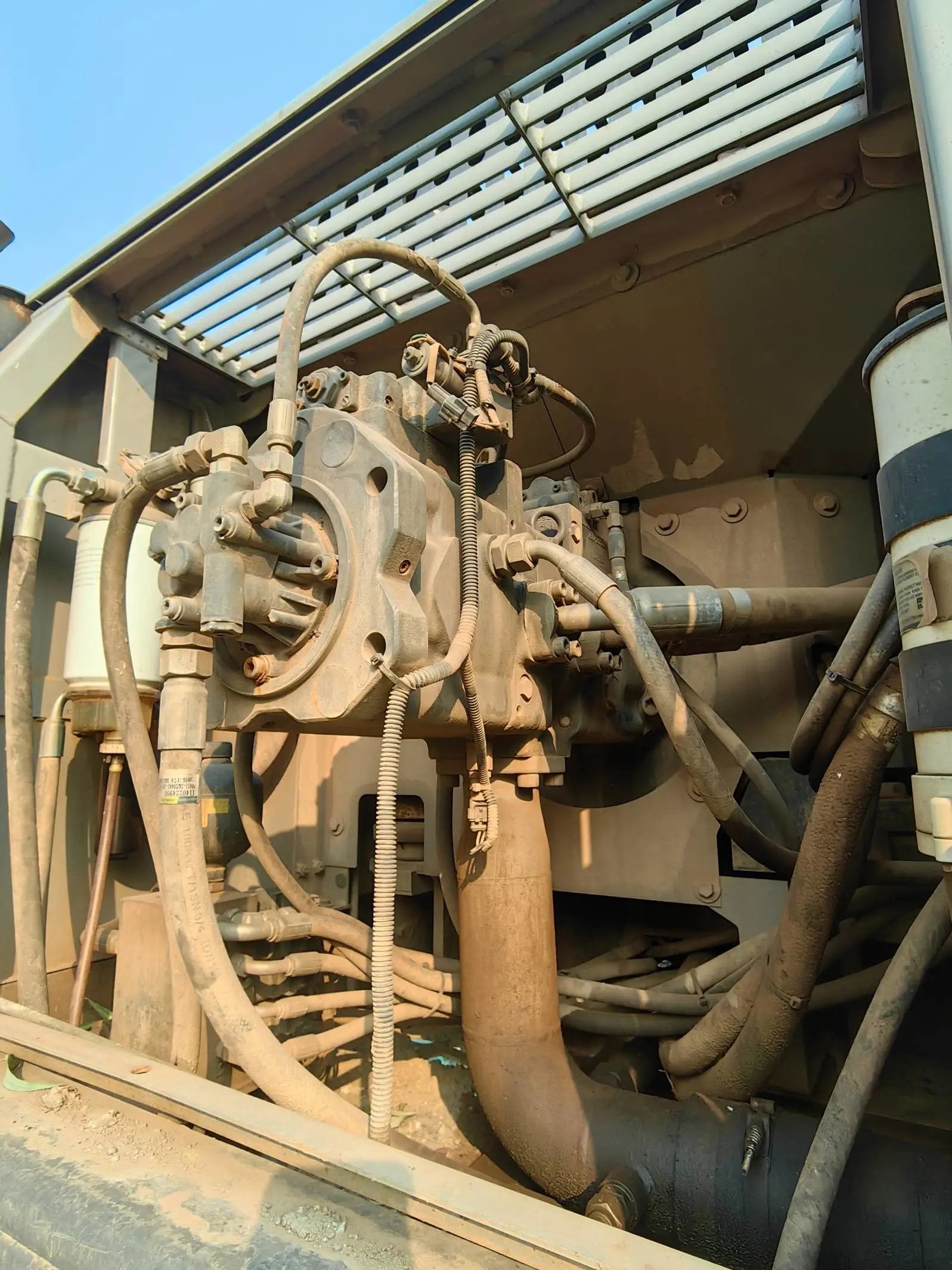 ZE490EK‑10‑5049 | 2022 | 2,029 h | Weinan (渭南) — Bucket included