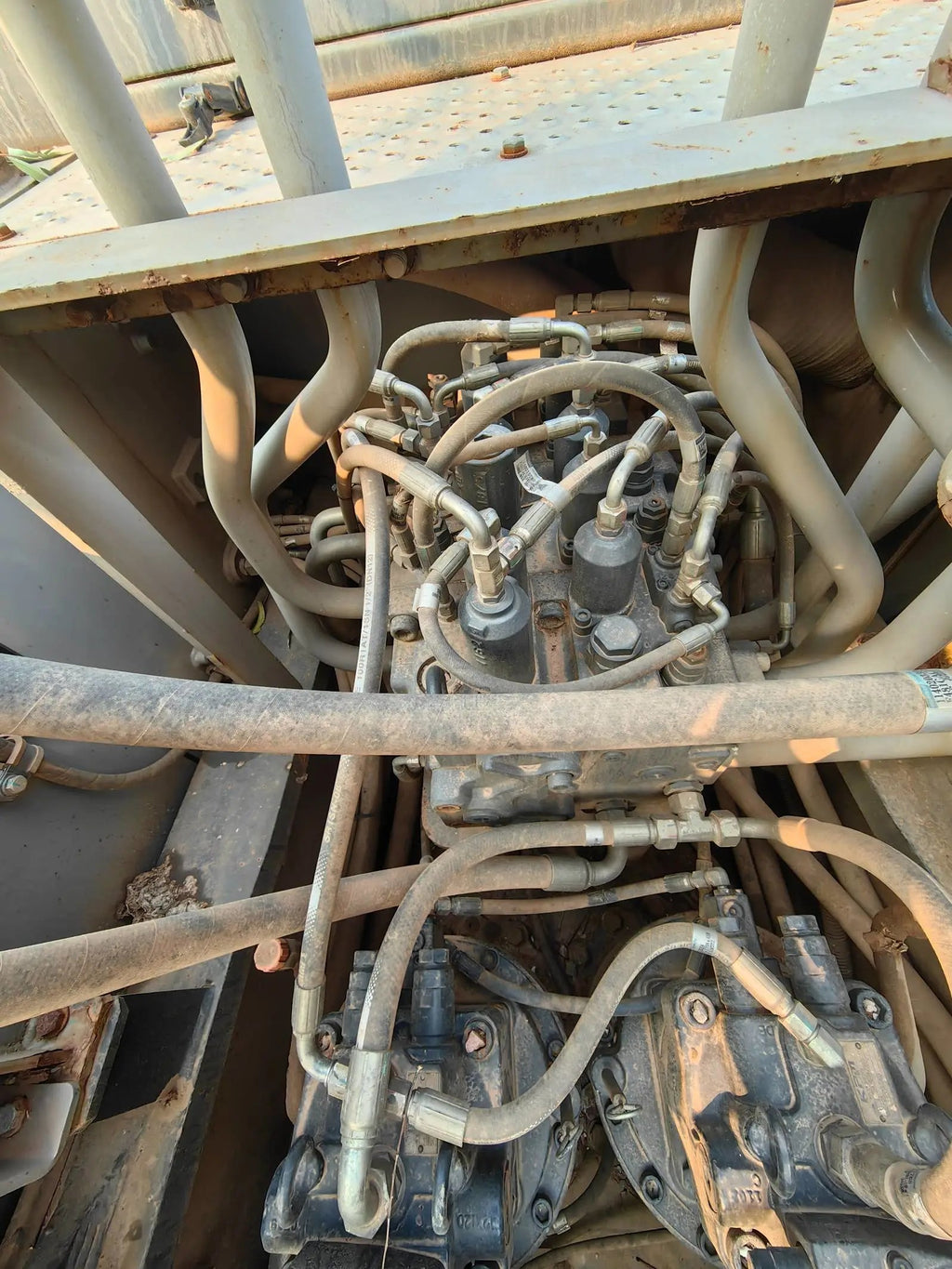 ZE490EK‑10‑5049 | 2022 | 2,029 h | Weinan (渭南) — Bucket included