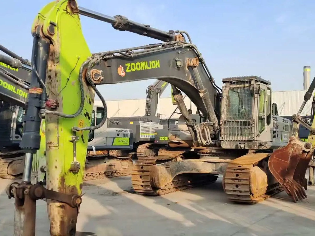 ZE485E‑10‑5219 | 2022 | 2,730 h | Weinan — Bucket included