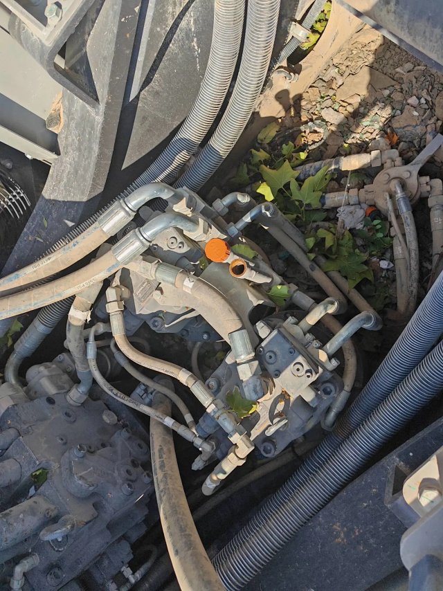 ZE620GK‑5017 | 2023 | 2,613 h | Weinan — Aidi 215 hydraulic breaker