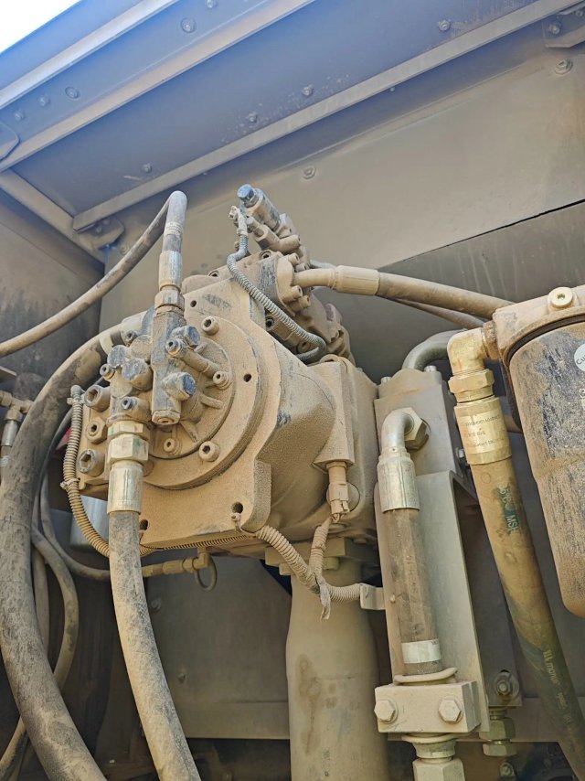 ZE650GK‑3013 | 2023‑04 | 2,291 h | Weinan — AIDI 220 hydraulic breaker