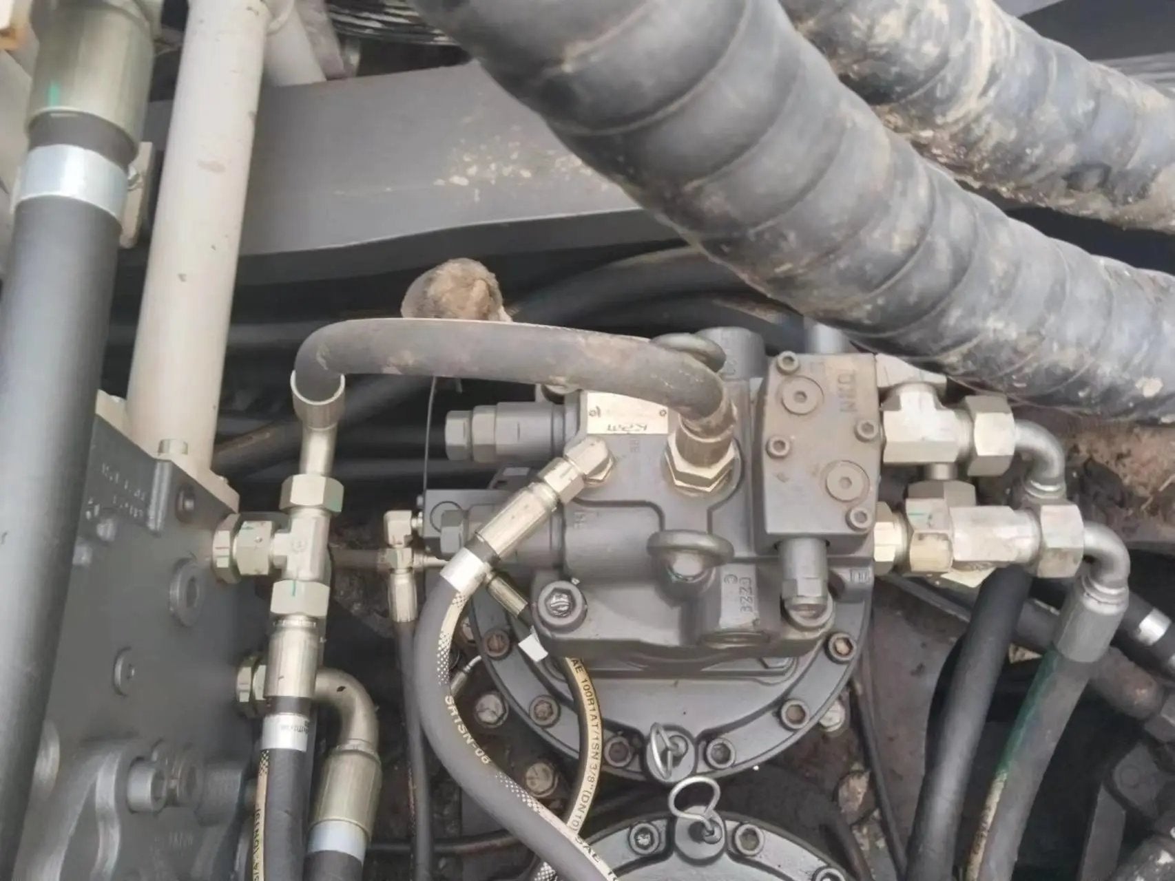 ZE485E‑10‑5281 | May 2021 | 3,314 h | Siping, Jilin — Bucket included