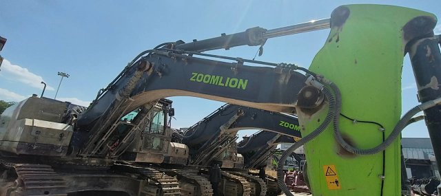ZE650GK‑3005 | 2023‑03 | 2,217 h | Weinan — AIDI 220 hydraulic breaker