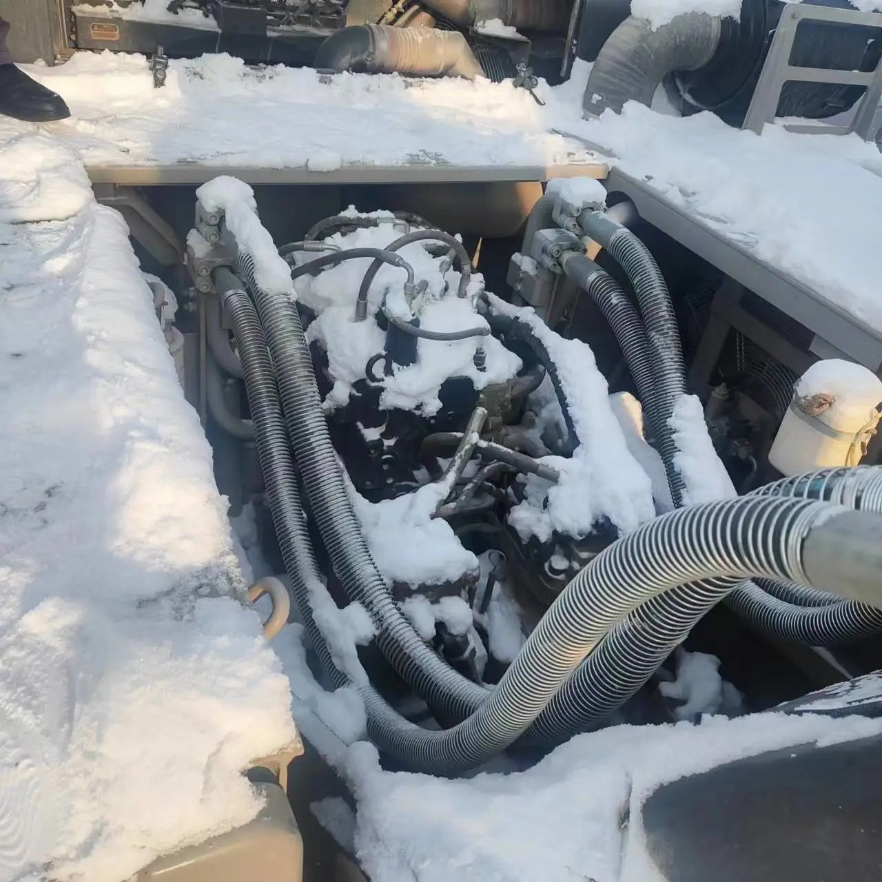 ZE485E‑10‑5031 — June 2020 | 3,314 hrs | Parked in Weinan | With bucket