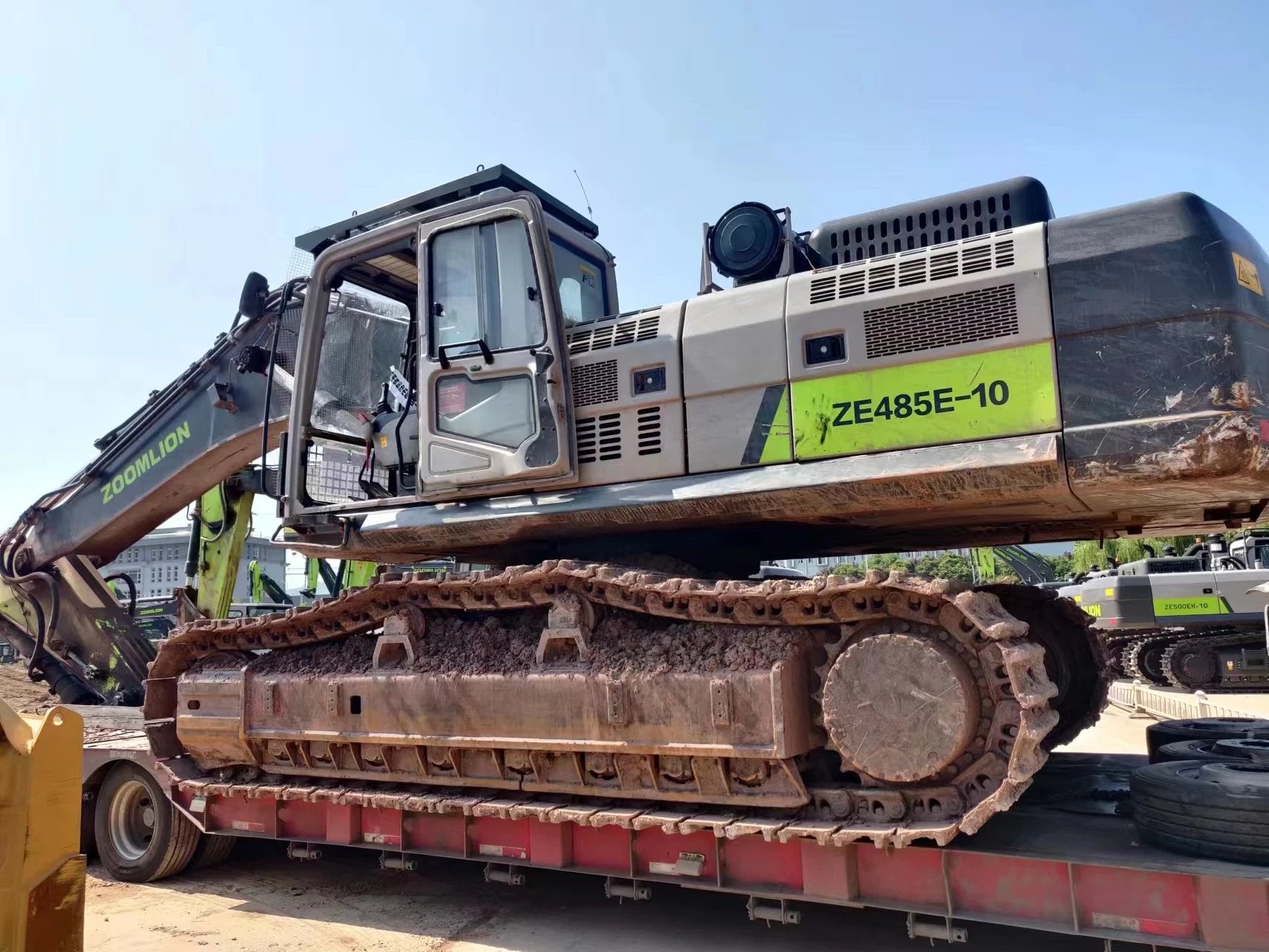 ZE485E‑10‑5176 — Built Apr 2021 | 2,734 hrs | Parked in Weinan (渭南) | No bucket assembly