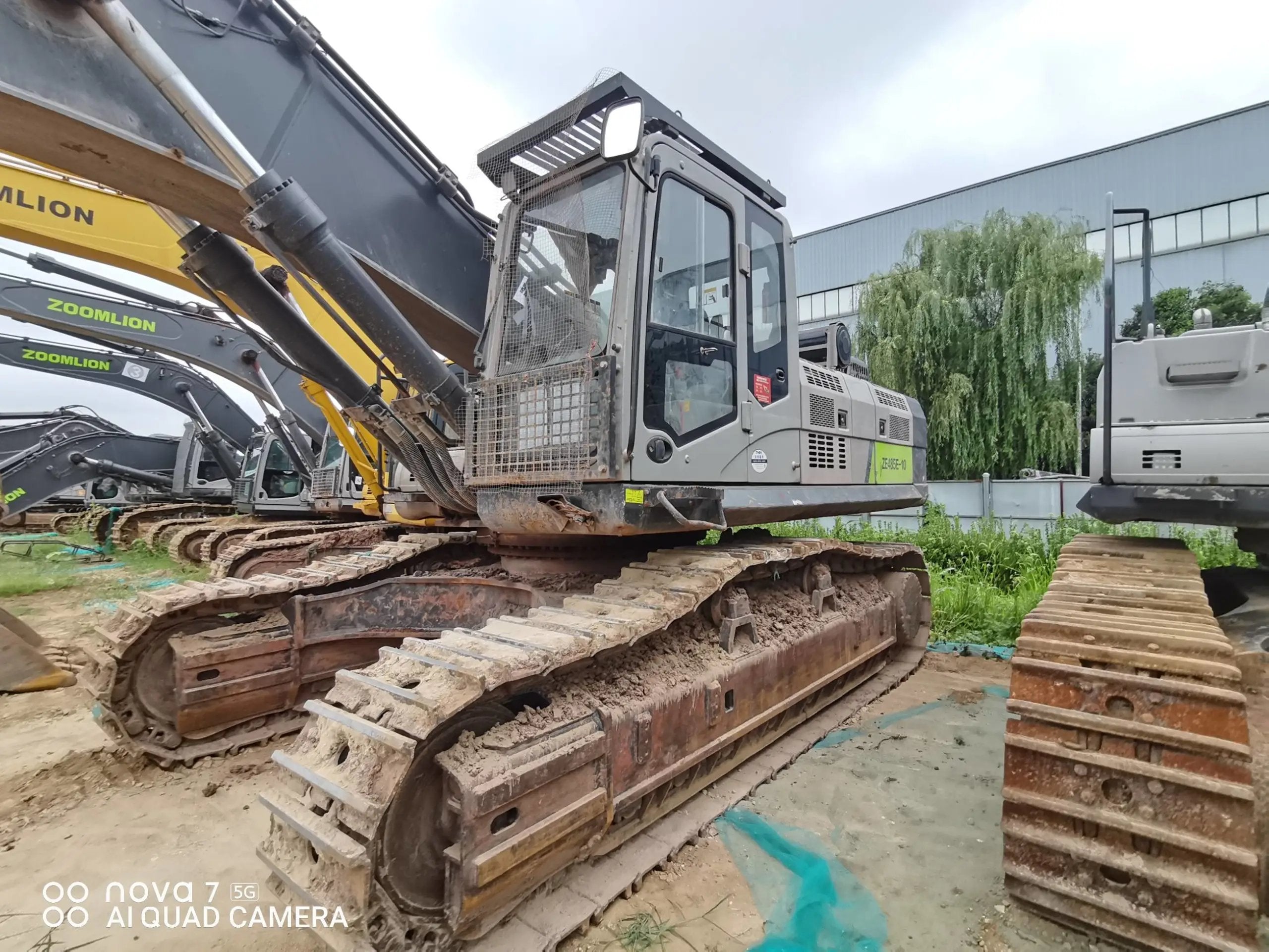ZE485E‑10‑5176 — Built Apr 2021 | 2,734 hrs | Parked in Weinan (渭南) | No bucket assembly