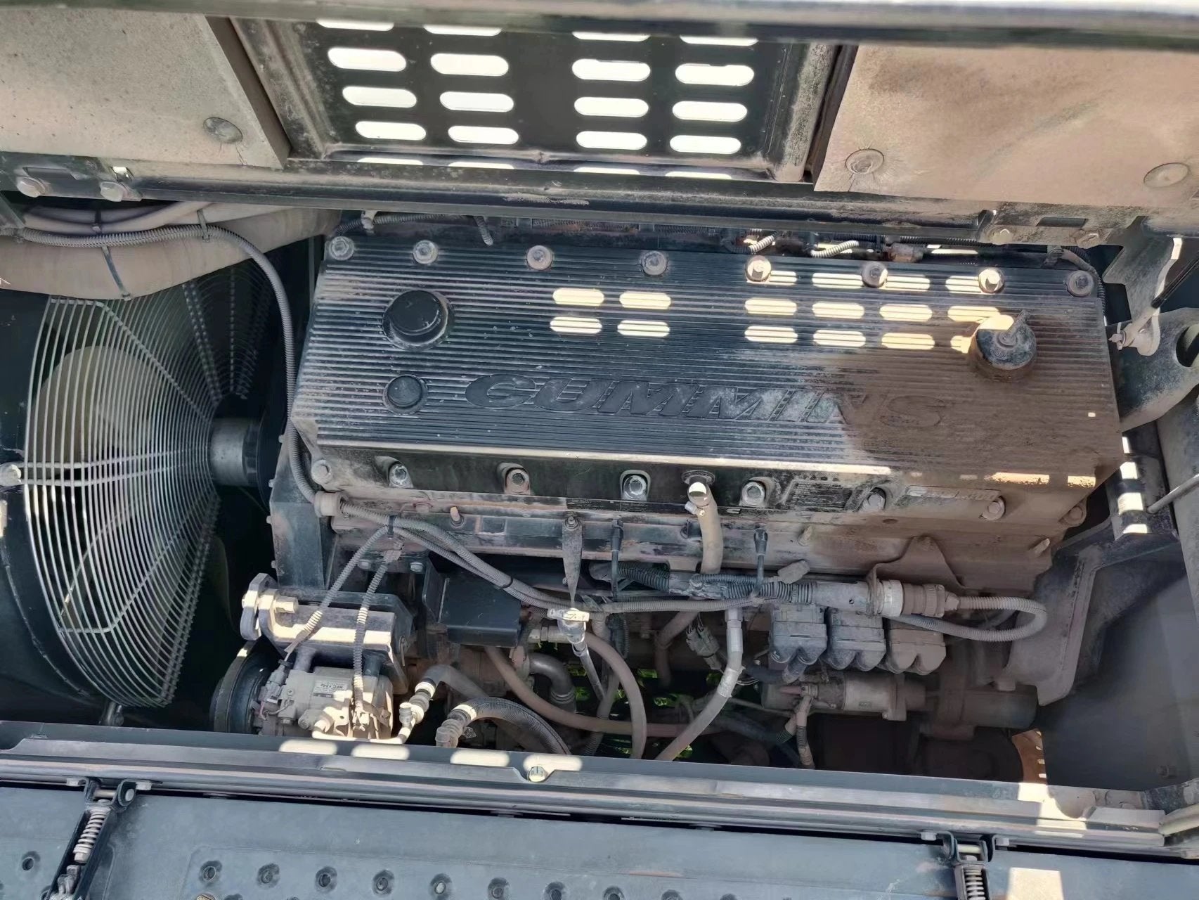 ZE485E‑10‑5176 — Built Apr 2021 | 2,734 hrs | Parked in Weinan (渭南) | No bucket assembly