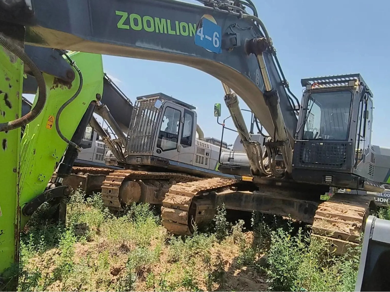ZE485E‑10‑5257 | Jun 2021 | 2,238 h | Weinan — Bucket included