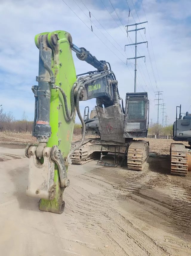 ZE650GK‑3094 | Oct 2023 | 3,100 h | Siping — No bucket assembly