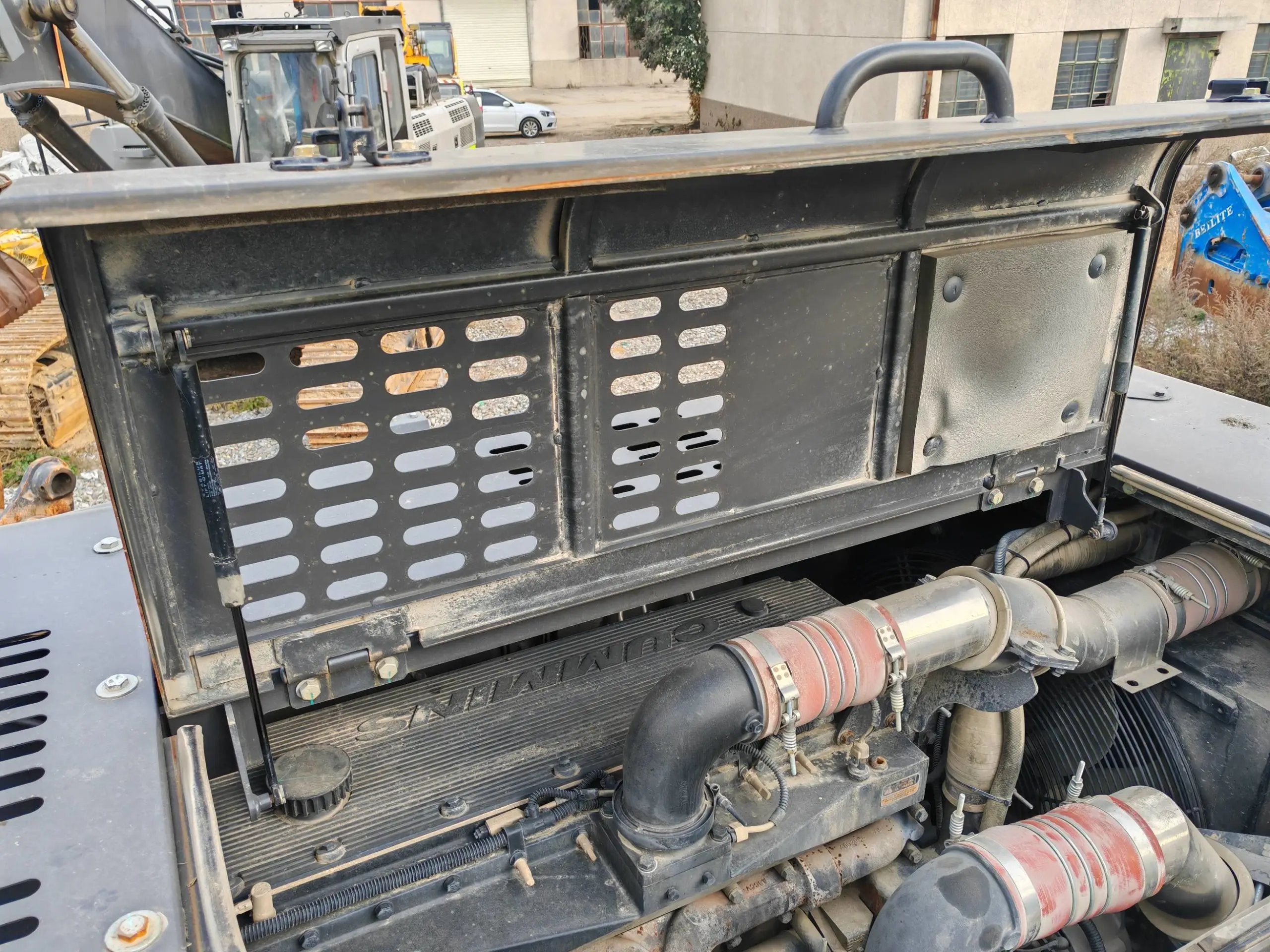 ZE490EK‑10‑5080 — manufactured October 2021, 432 hours, parked in Xi’an, no bucket assembly.