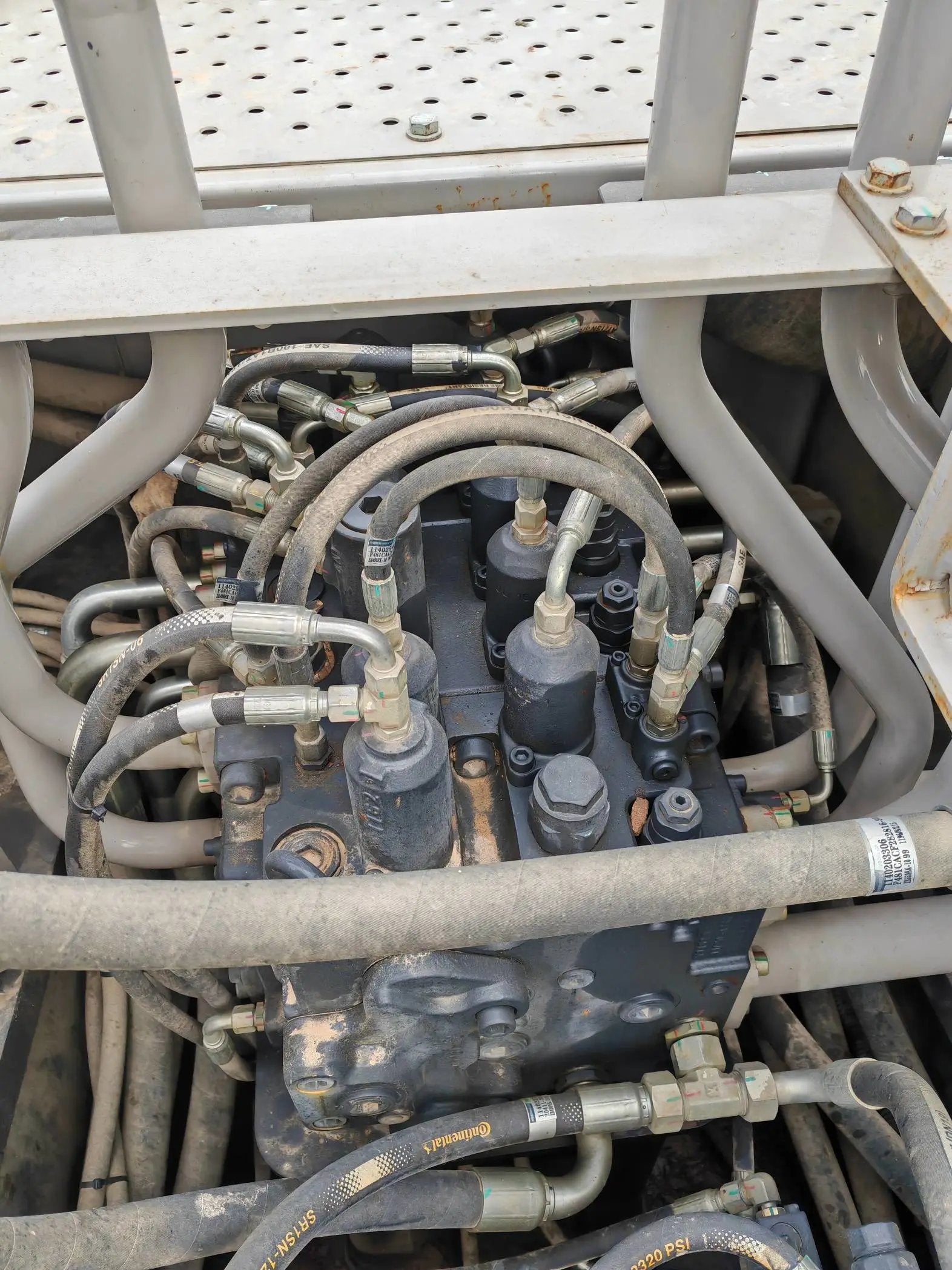 ZE490EK‑10‑5080 — manufactured October 2021, 432 hours, parked in Xi’an, no bucket assembly.