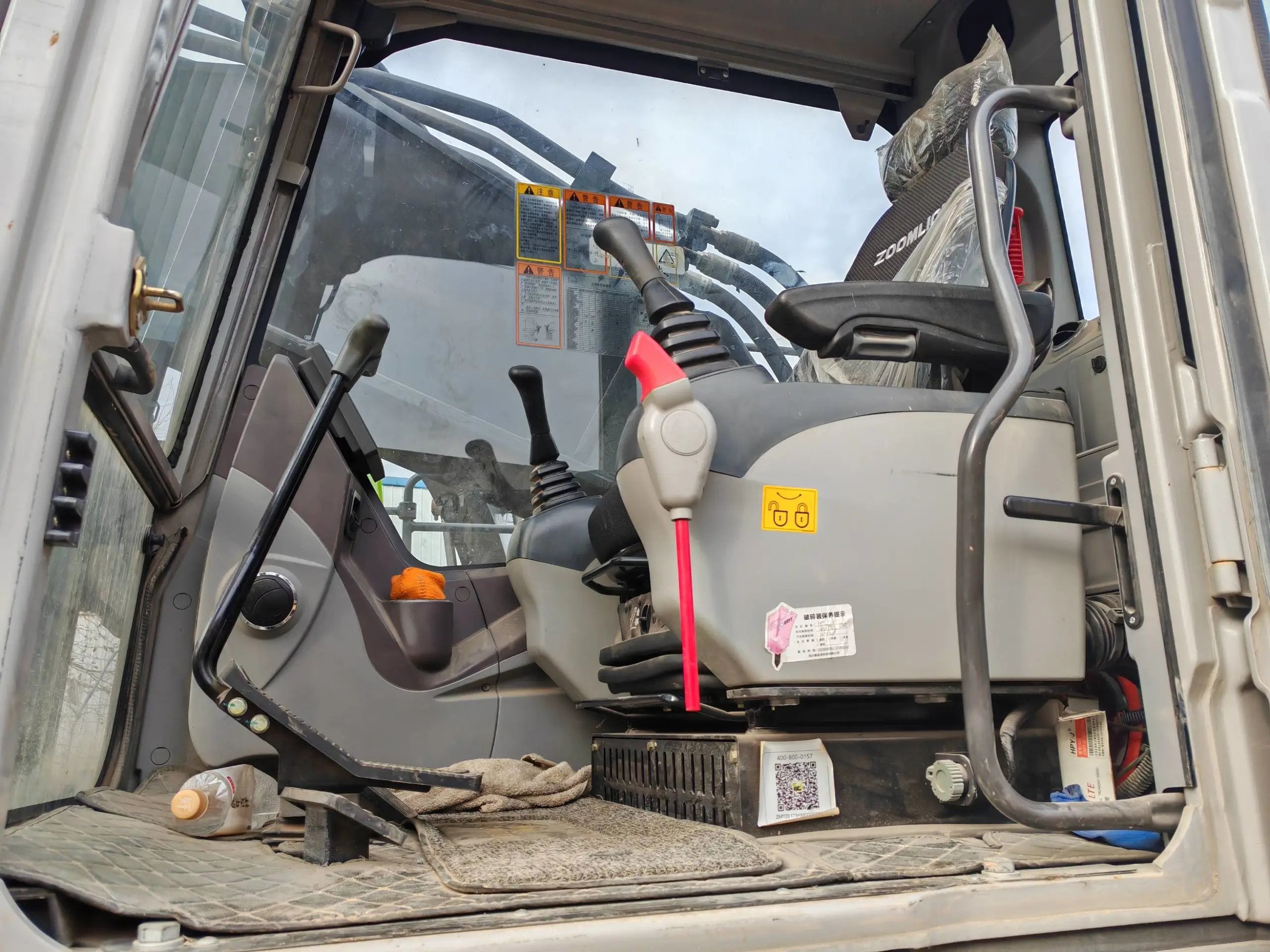ZE490EK‑10‑5080 — manufactured October 2021, 432 hours, parked in Xi’an, no bucket assembly.