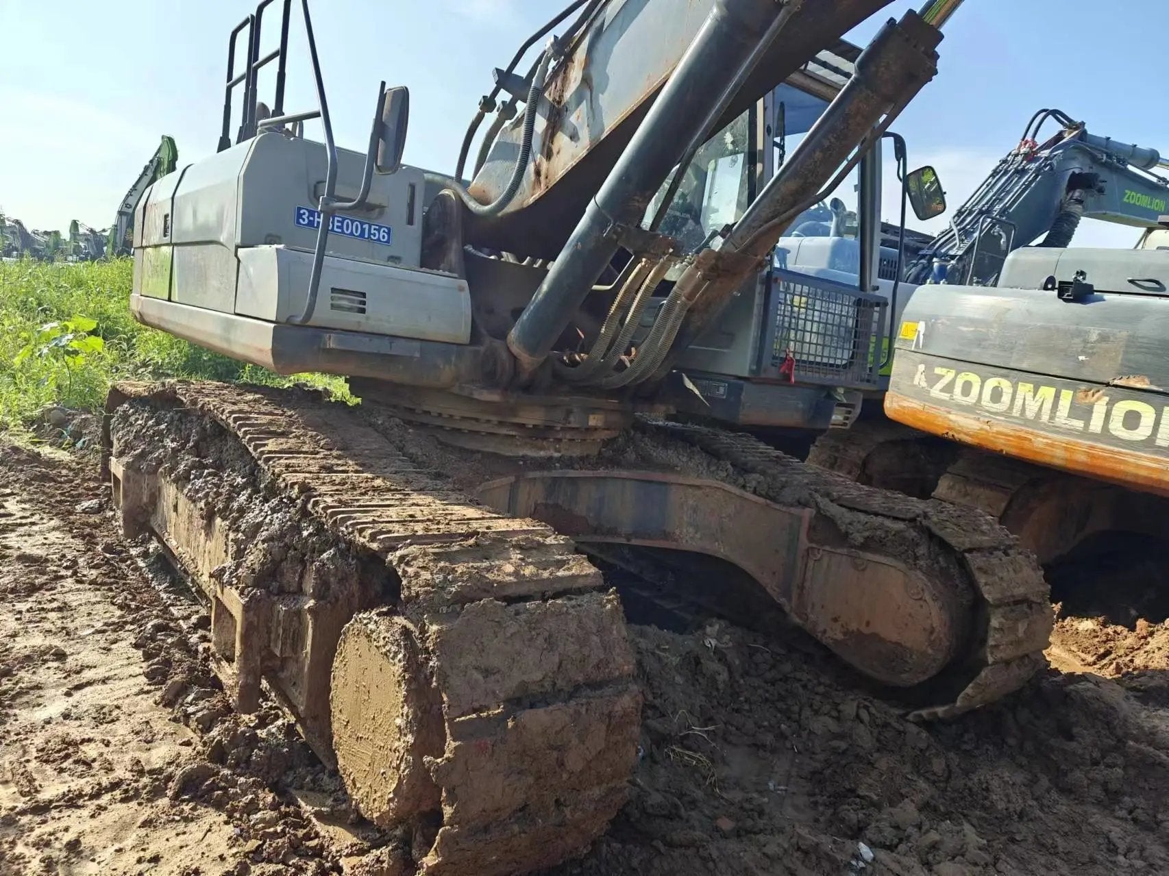 ZE485E‑10‑5034 — Jun 2020 | 2,607 hrs | Parked in Weinan | With bucket