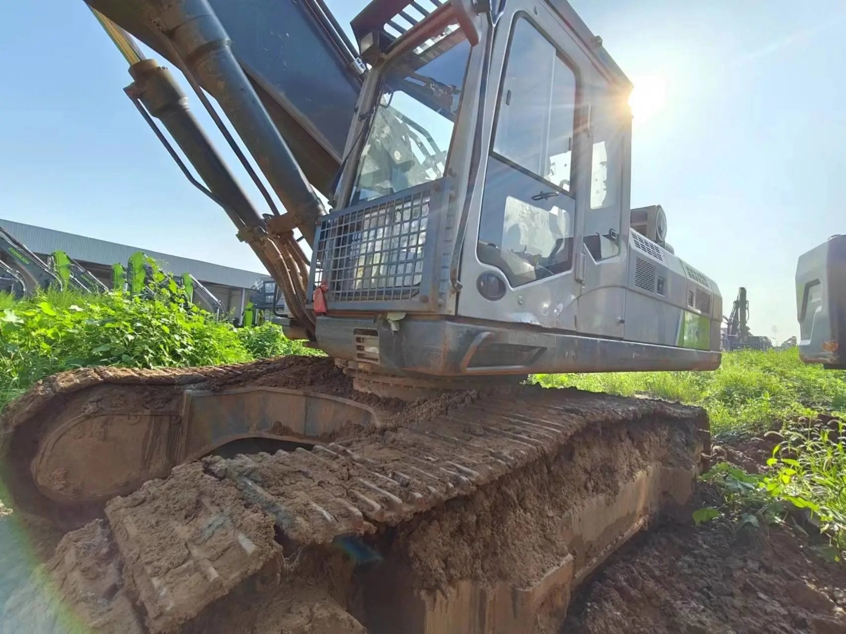 ZE485E‑10‑5034 — Jun 2020 | 2,607 hrs | Parked in Weinan | With bucket