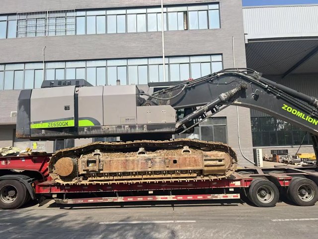 ZE650GK‑3098 | Oct 2023 | 1,129 h | Weinan — Bucket included