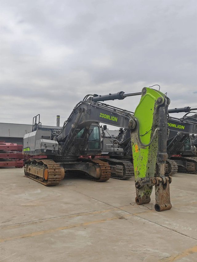 ZE650GK‑3130 | Mar 2024 | 7,326 h | Weinan — Bucket included